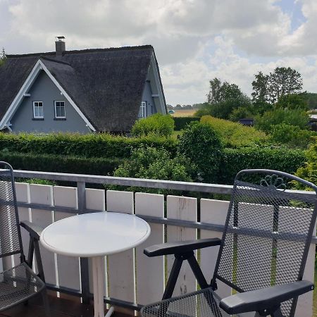 Buhne II Og Lejlighed Wieck Eksteriør billede